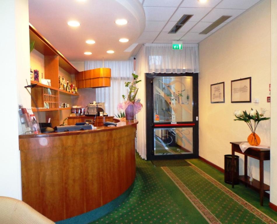 Hotel Select Montecchio Emilia Eksteriør bilde