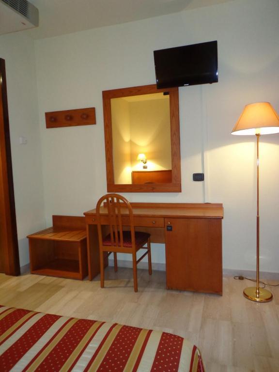 Hotel Select Montecchio Emilia Eksteriør bilde